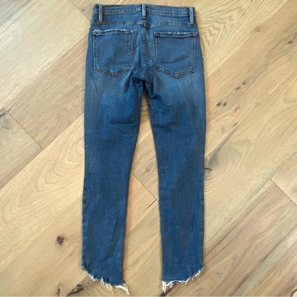 FRAME Le Skinny de Jeanne Jeans Curved Frayed Hem - Picture 3 of 14